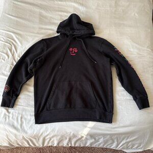 No Boundaries Tribal Core / Dreamin Black and Colorful hoodie. Size L.